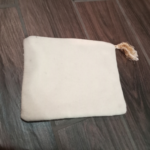 Beautiful South American wool hand purse with glass beads - Picture 2 of 3